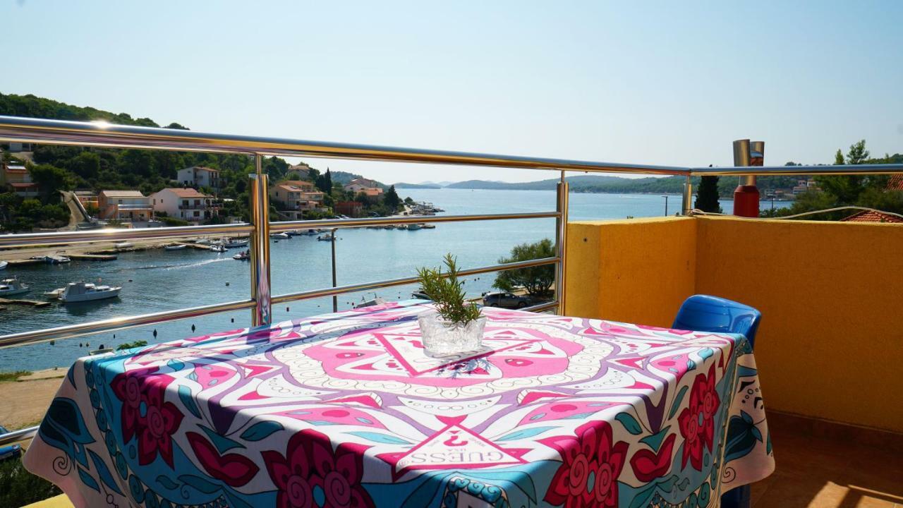 טיסנו Guest House Sandra מראה חיצוני תמונה