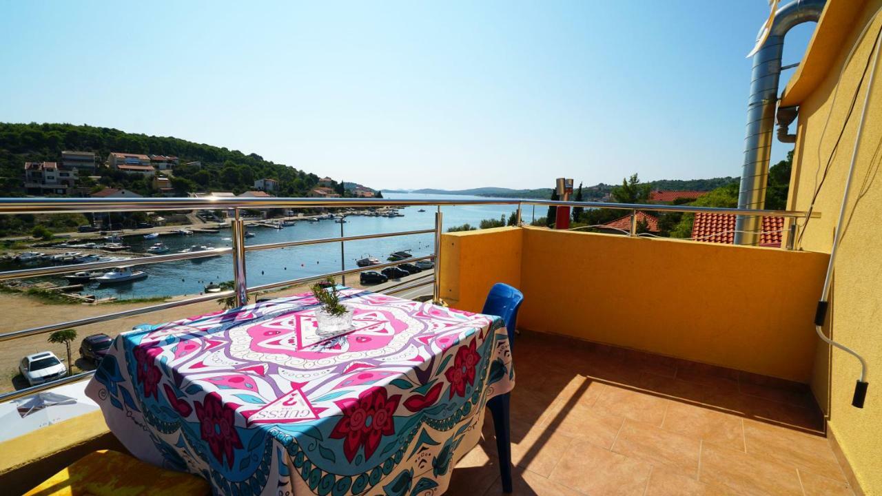 טיסנו Guest House Sandra מראה חיצוני תמונה