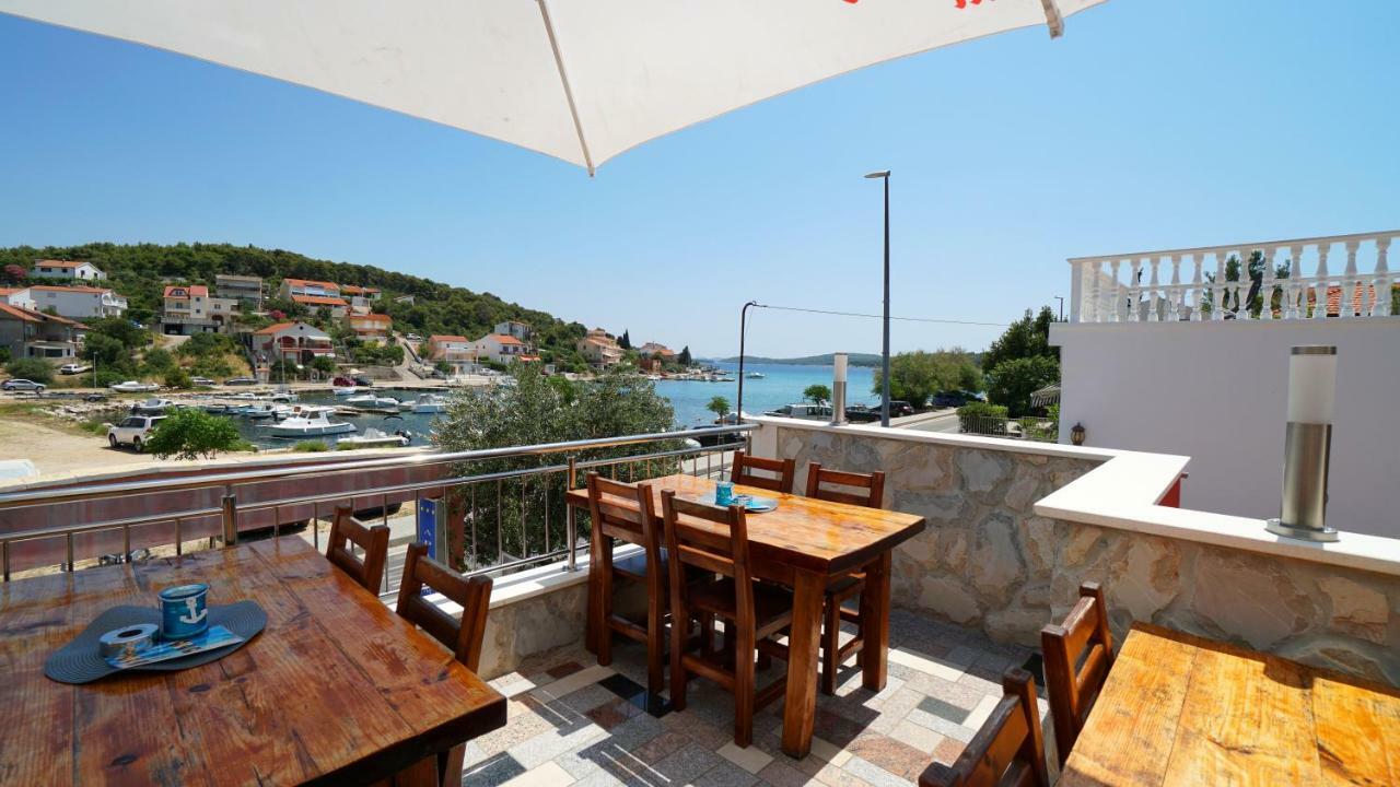 טיסנו Guest House Sandra מראה חיצוני תמונה
