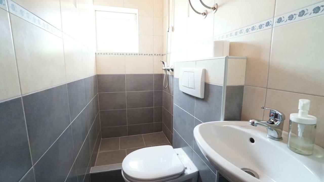 טיסנו Guest House Sandra מראה חיצוני תמונה